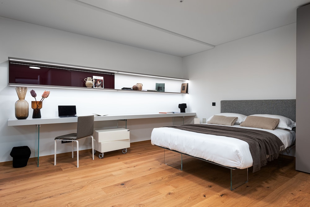 Modern, Simple and Super-equipped Style Apartment view 2