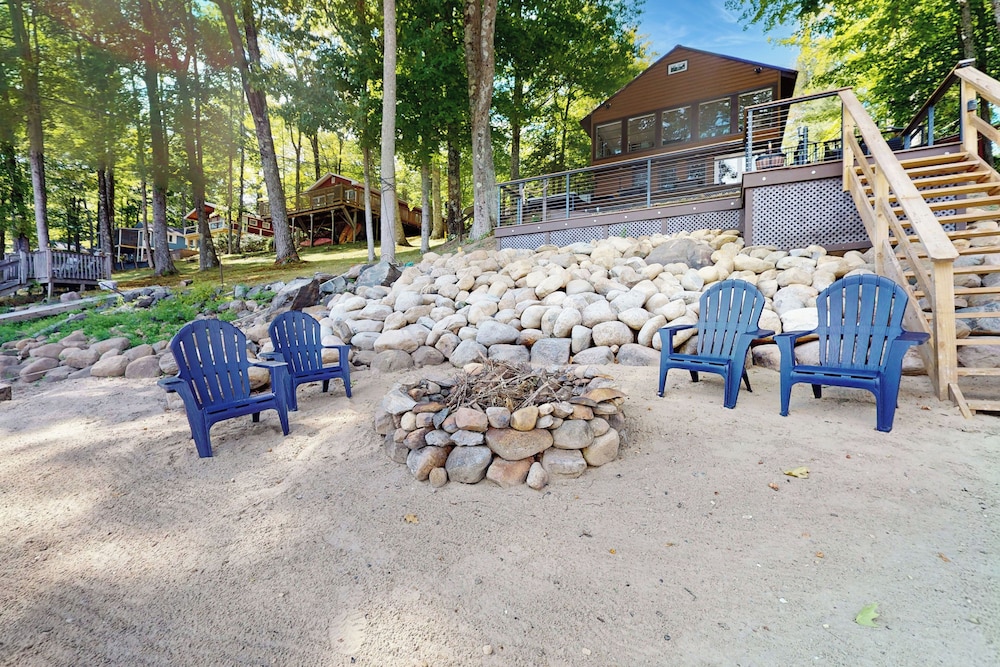 Hot Tub + Deck: Waterfront Home on Sacandaga Lake