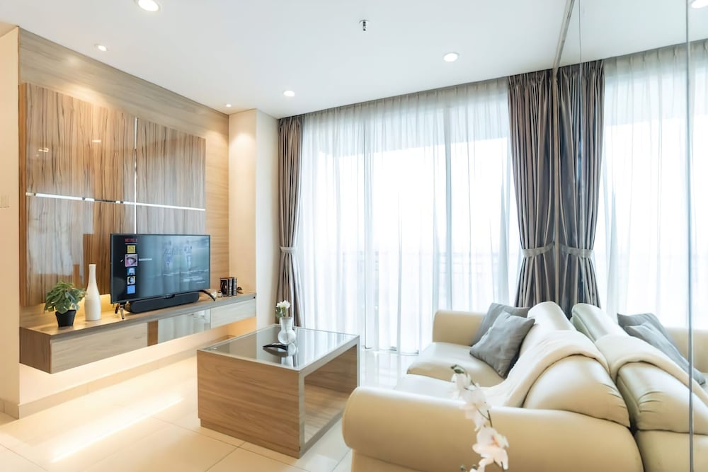Central Royal Apartments by Emily
