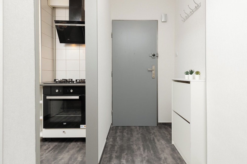 City Center Apartment by Renters view 3