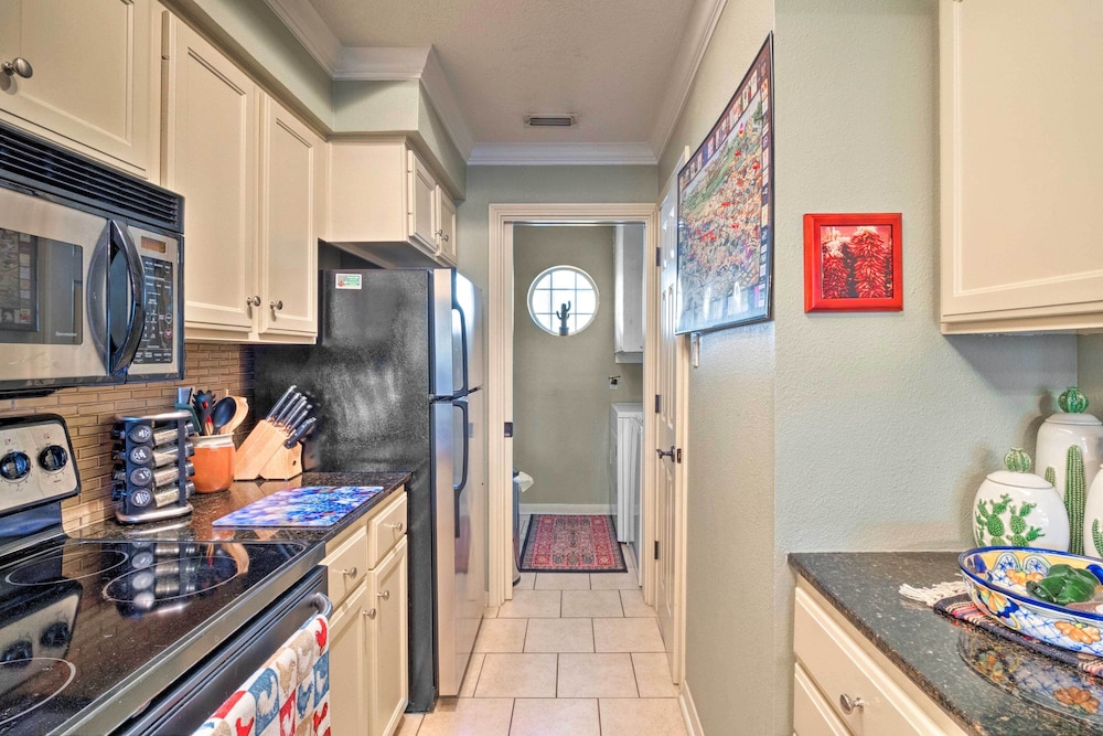Lakefront Lago Vista Condo w/ Resort Amenities! - Property Image 23