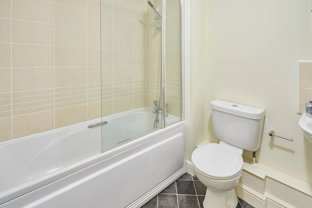 Host Stay Newport House Apartment