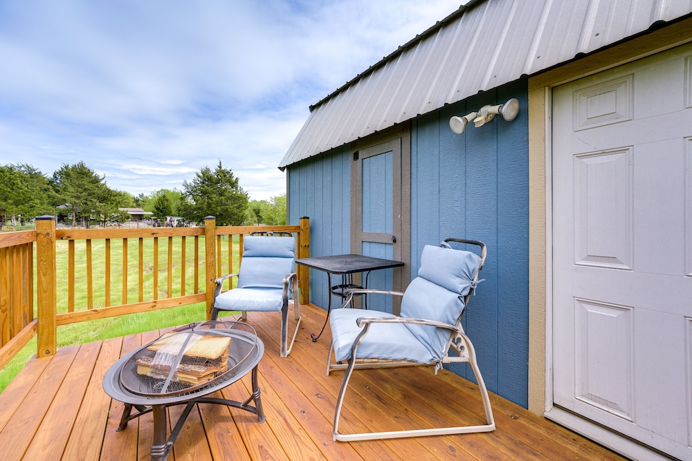 Peaceful Cabin Near Lake Texoma w/ Fire Pit!