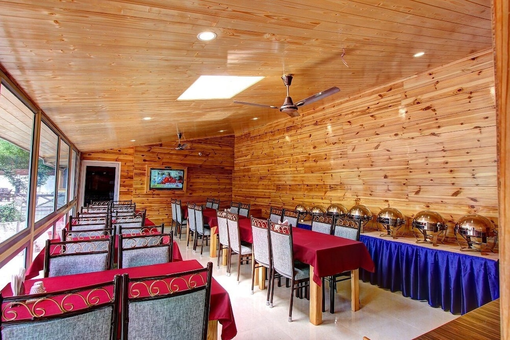 Hotel Monarch Residency Manali