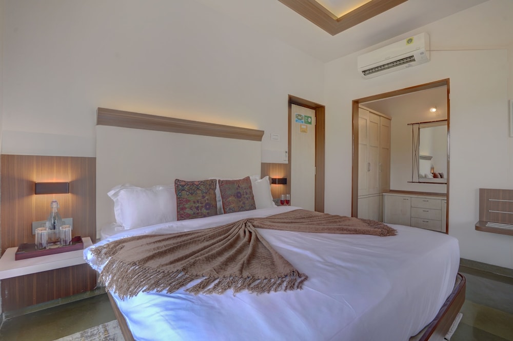 Alaya Stays Adarsh Villa 3 BHK