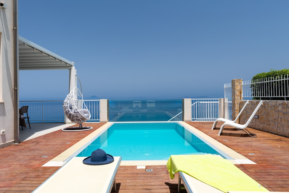 Villas d'Orlando - with private pool and sea view photo 4