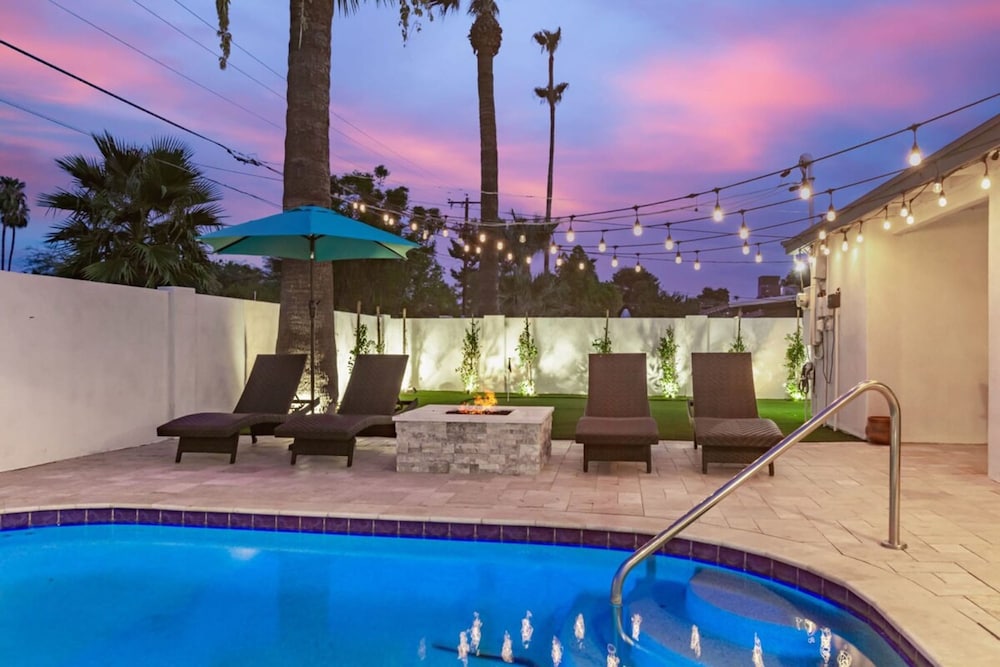 Desert Sands Heated Pool Firepit Old Town Putt Grn