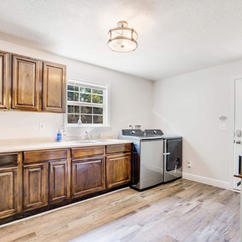 Cozy Oasis of Downtown Clarksville