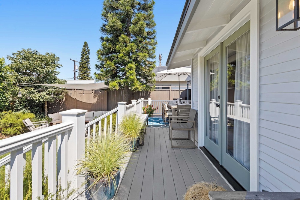 Luxe Backyard Oasis w/ Hot Tub Chic Design South Park Sanctuary