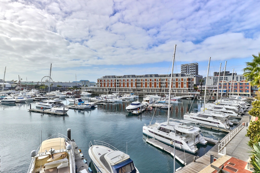 Superior Three Bedroom Apartment
