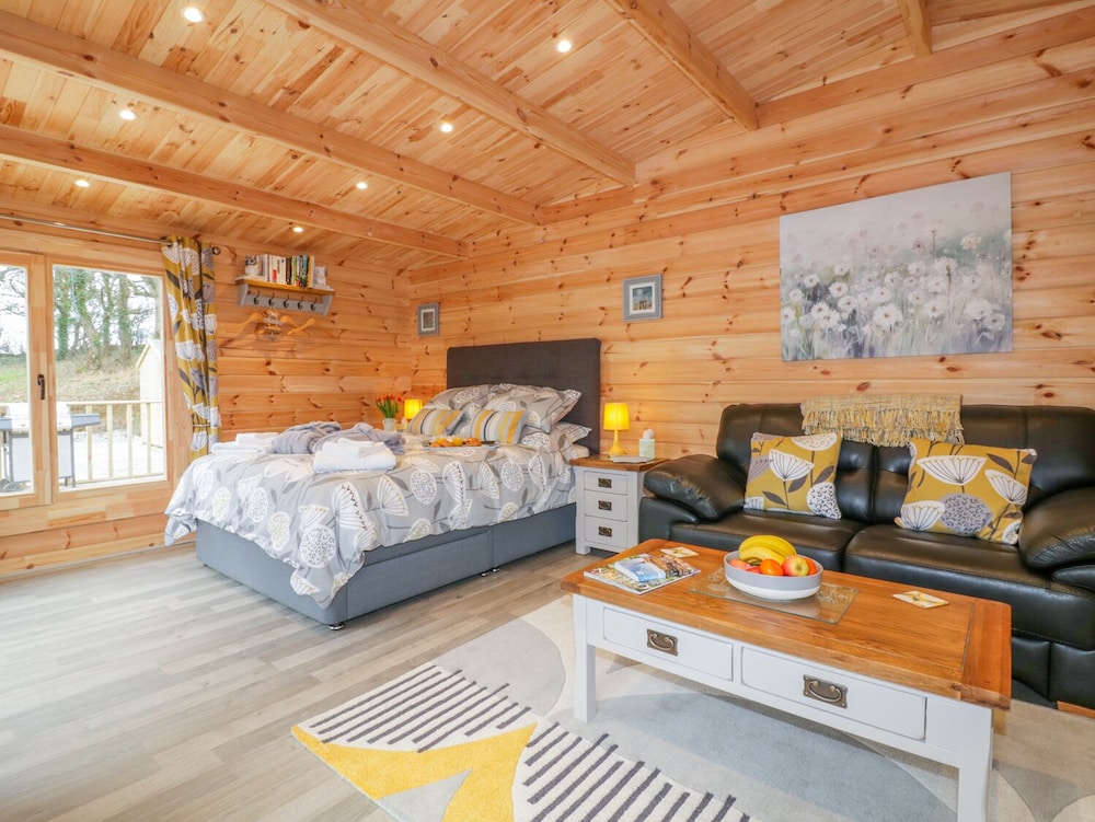 Little Orchard Lodge view 3