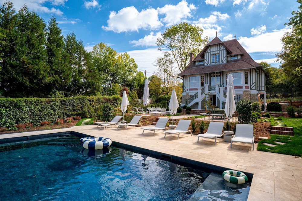 Villa des Reves Luxury in Villers Pool Jacuzzi Padel Court Close to Deauville