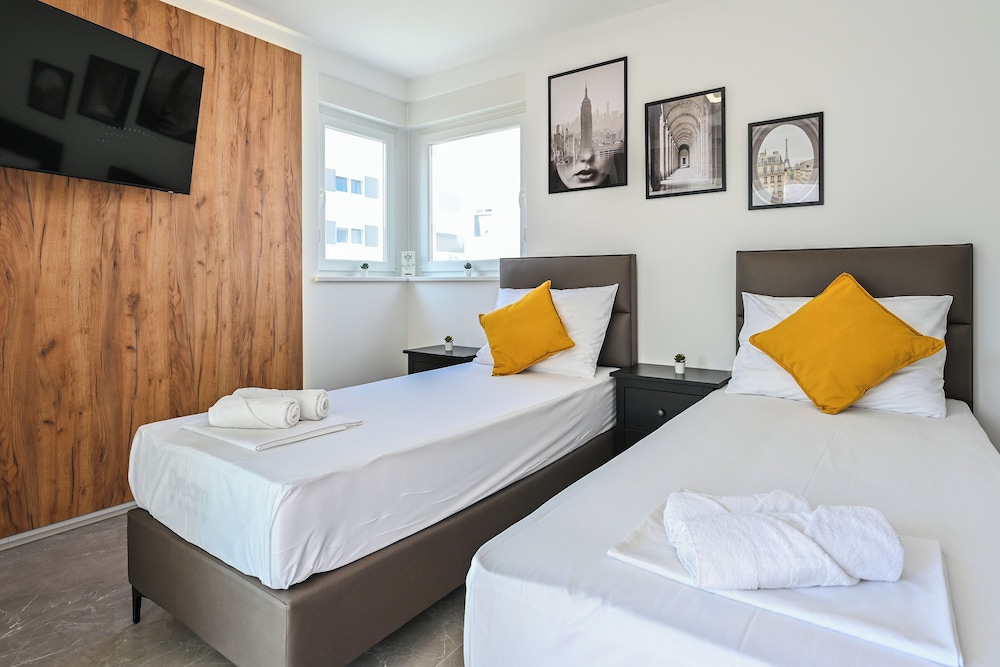 Nova Luxury Residence apartment with private heated pool