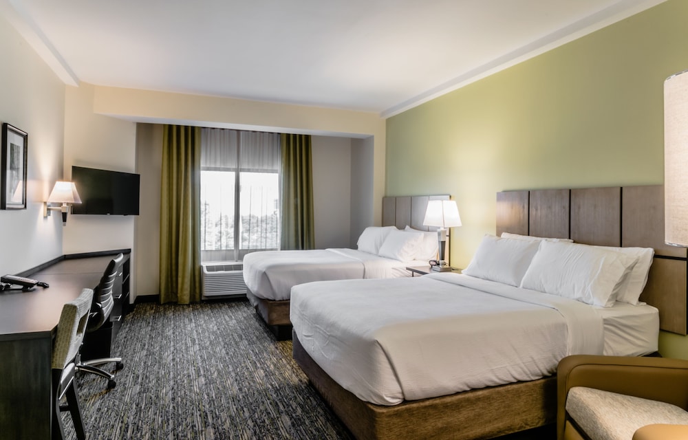 Hartford Vacations - Candlewood Suites Hartford Downtown, an IHG Hotel - Property Image 5