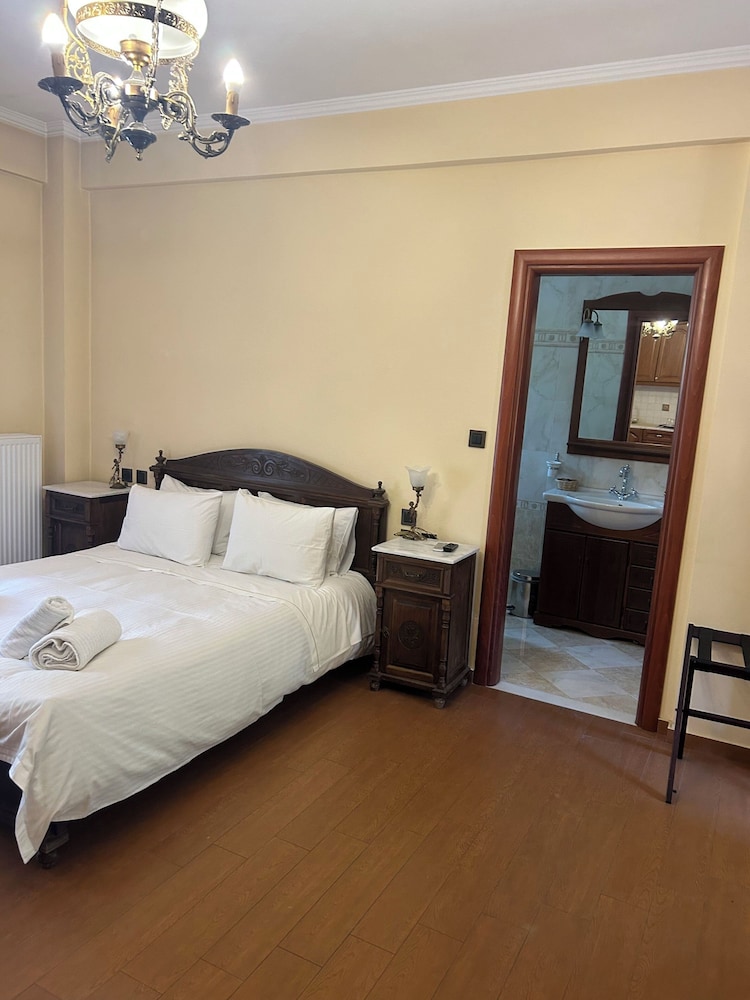 Aristarchos Lodge