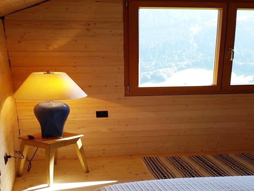 Chalet in Rossiniere Near Glacier & Lake