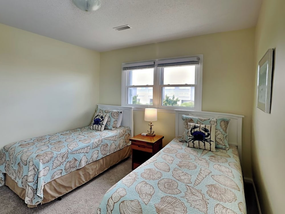 Happy Days by Topsail Realty