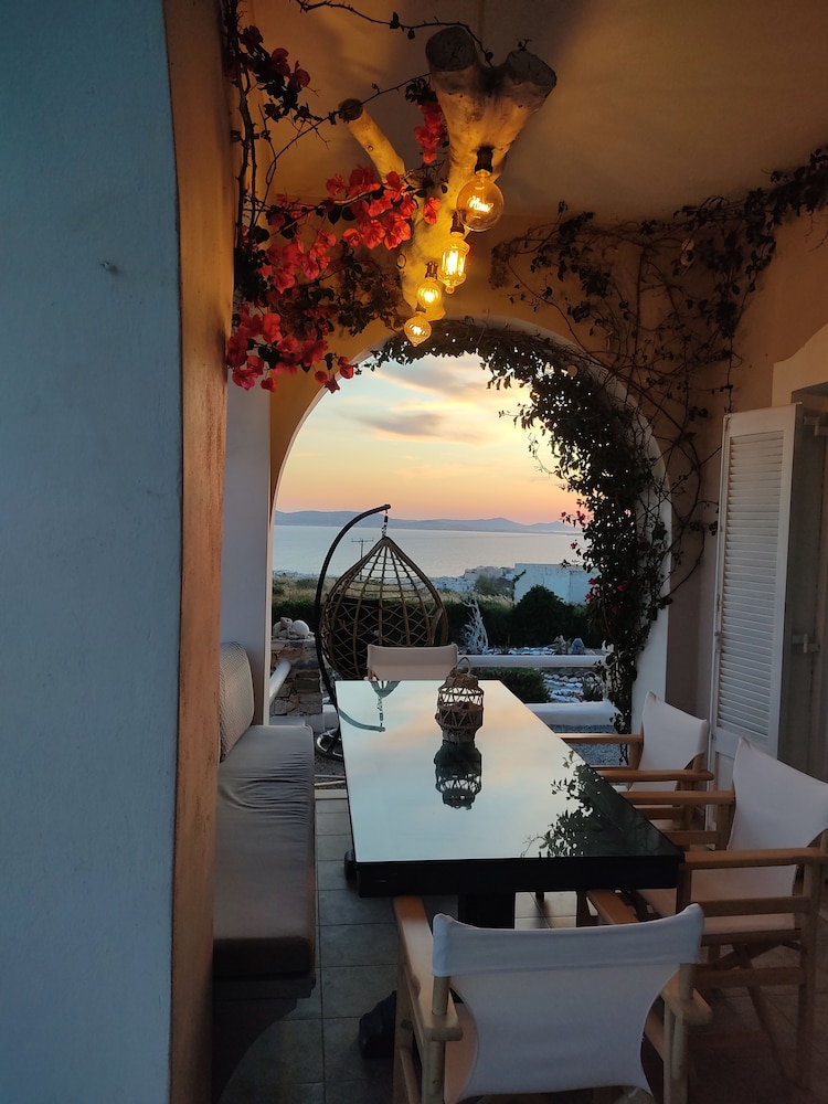 Zephyrus Sunset House