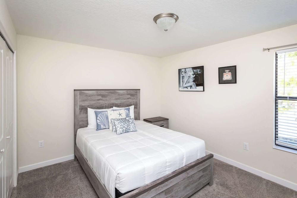 Solterra Dream Escape For 14!