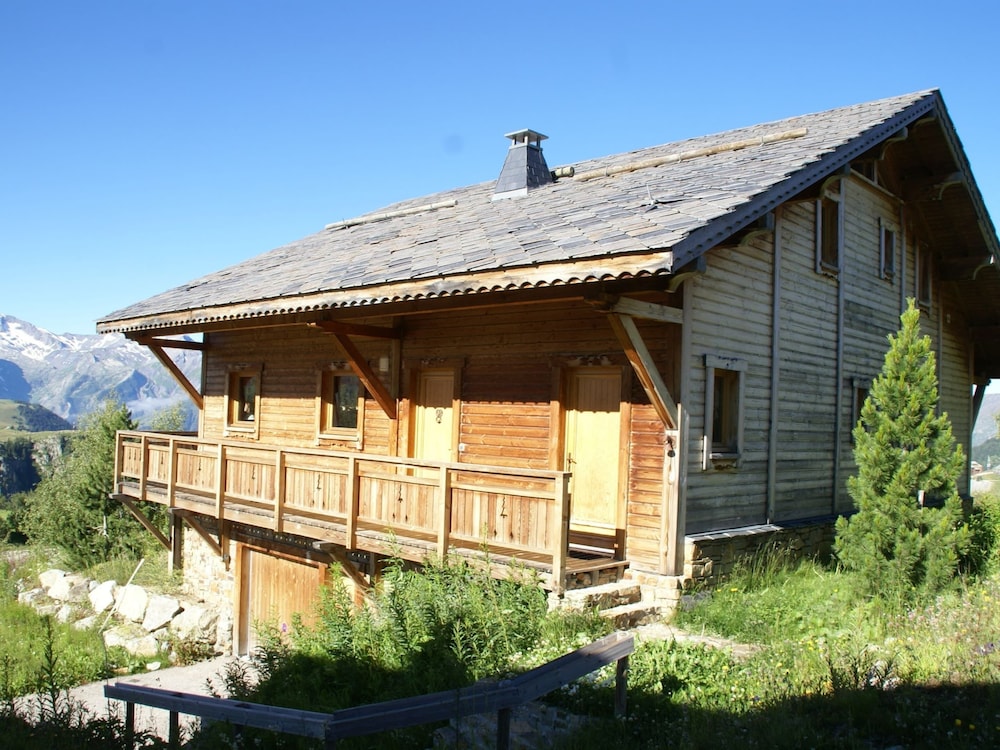 Huez Vacations - Chalet With Fireplace in Alpe D'huez - Property Image 10