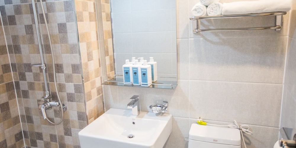 Paulownia Hostel & Guest House