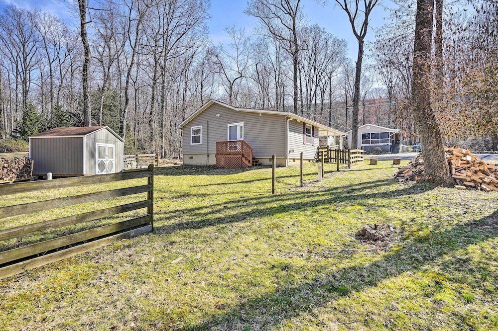 Charming Home With Yard Near Shenandoah River! - Property Image 2