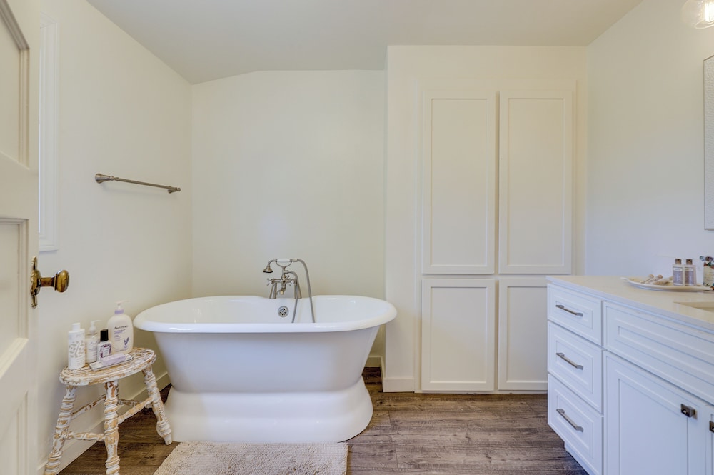 Sonoma County Vacation Rental w/ Vineyard Views!