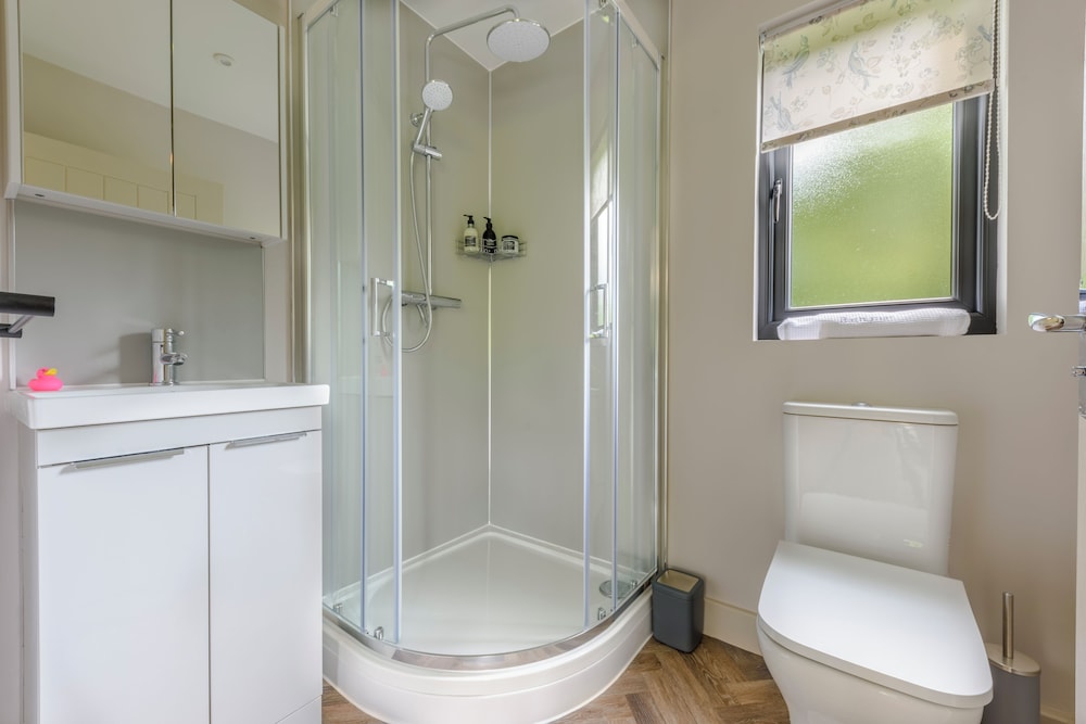Secret Waterside Lodges in Worcestershire