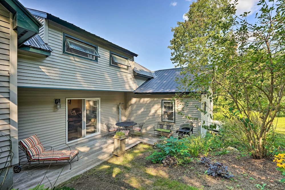Londonderry Retreat ~ 3 Mi to Lowell Lake! view 4