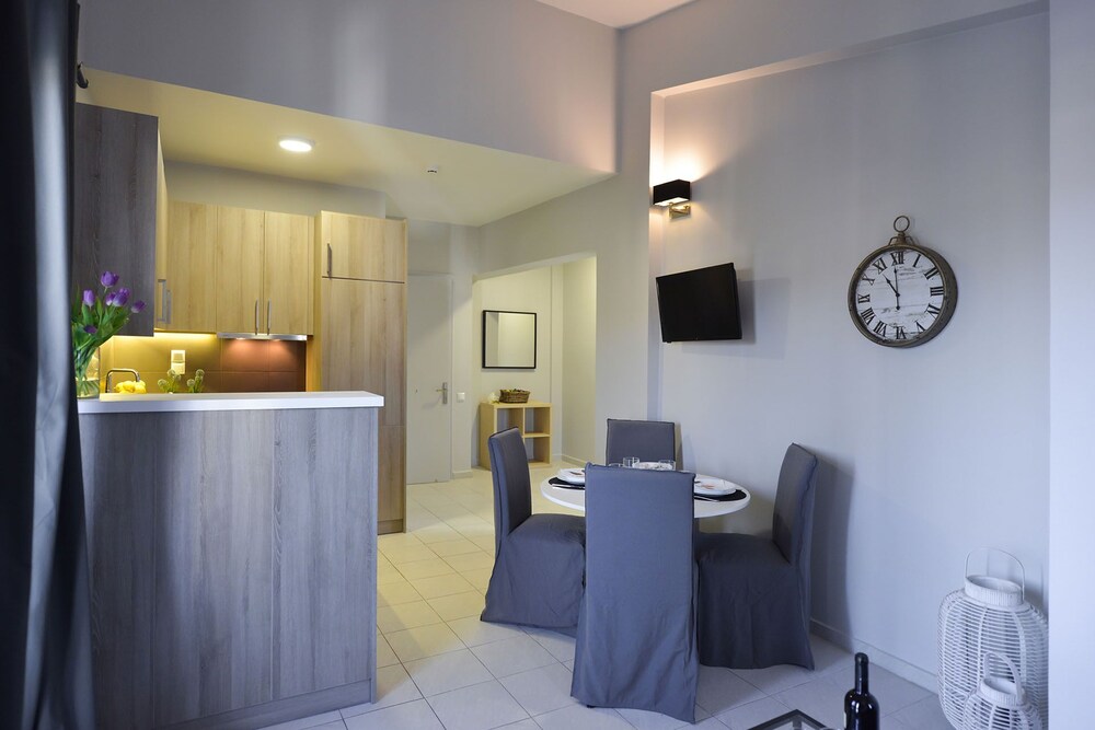Regalo Apartments