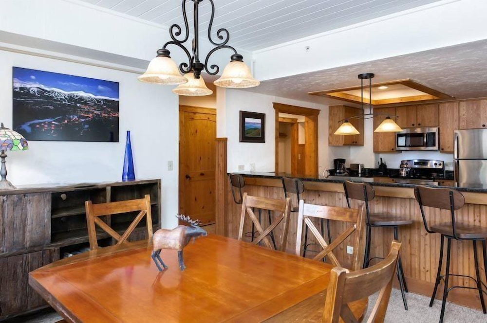 Ski-in, Ski-out 3 Bedroom in Downtown Breckenridge at Peak 9
