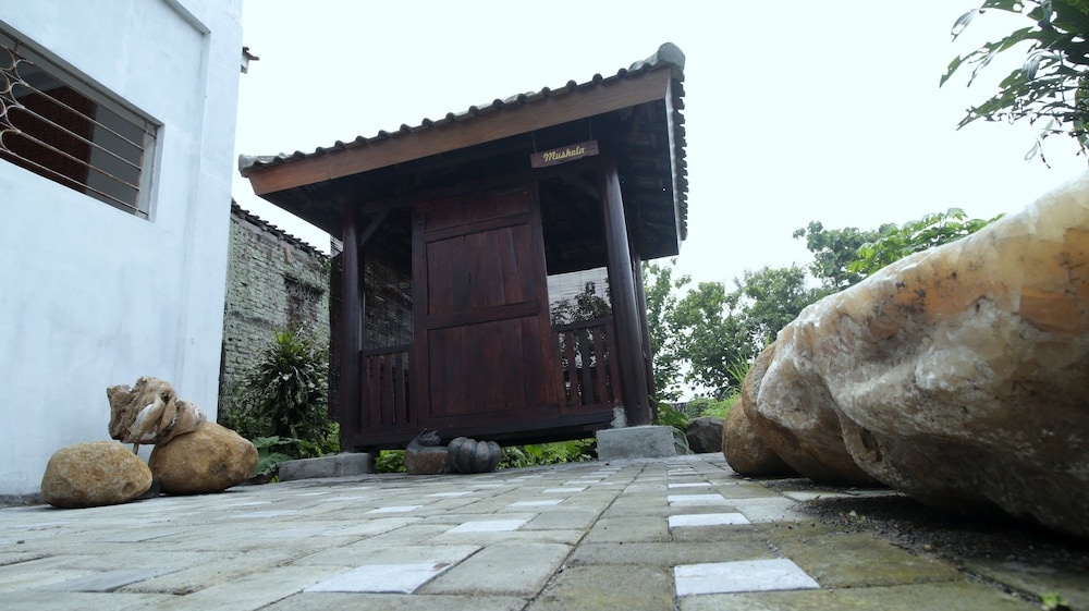 Watusaman Homestay By The Grand Java