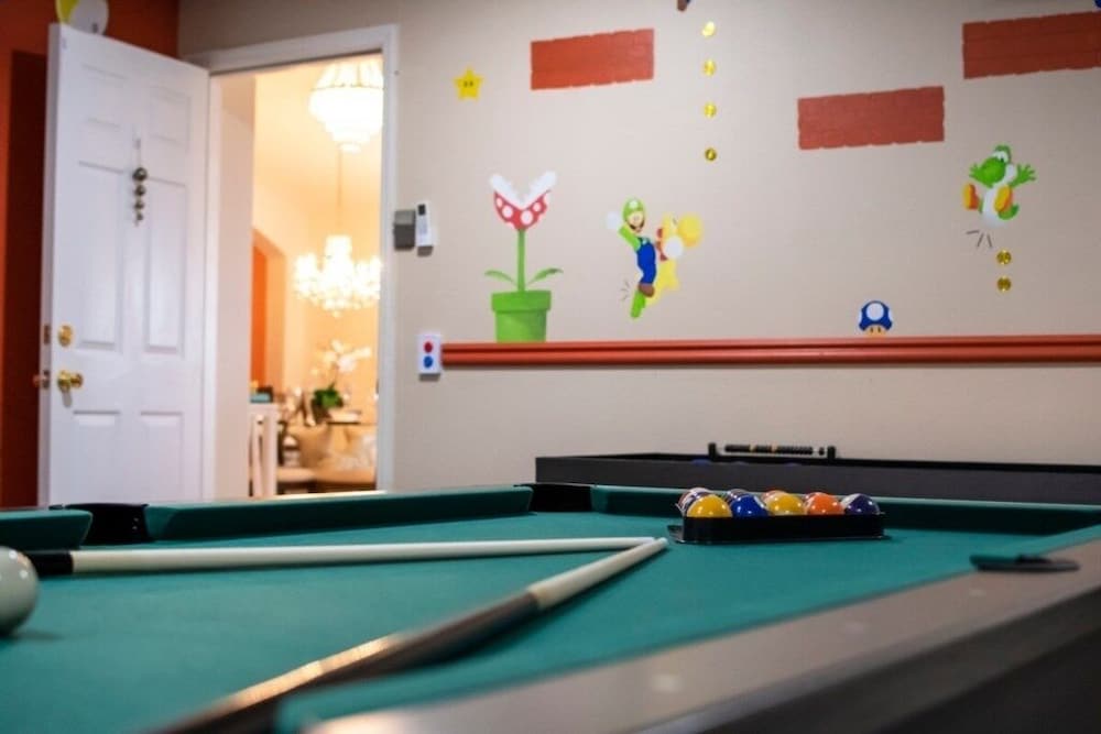 Super Mario Hideaway - Pool, Spa, Game Room Fun! 4 Bedroom Villa