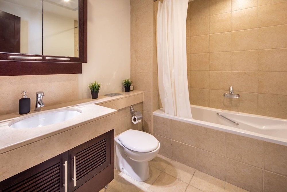 Lavish 2BR With Picturesque Burj Khalifa Views!
