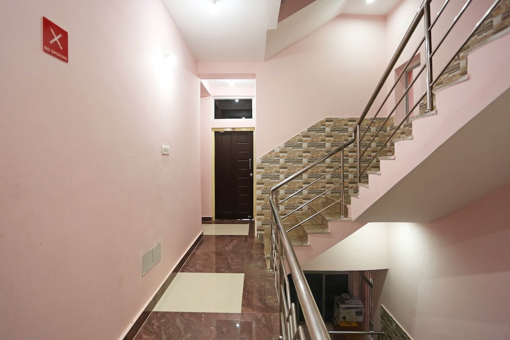 OYO 9090 Hotel Royal Annex