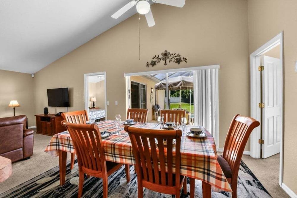 Reserve Retreat - Gated 4br With Pool Near Disney 4 Bedroom Villa
