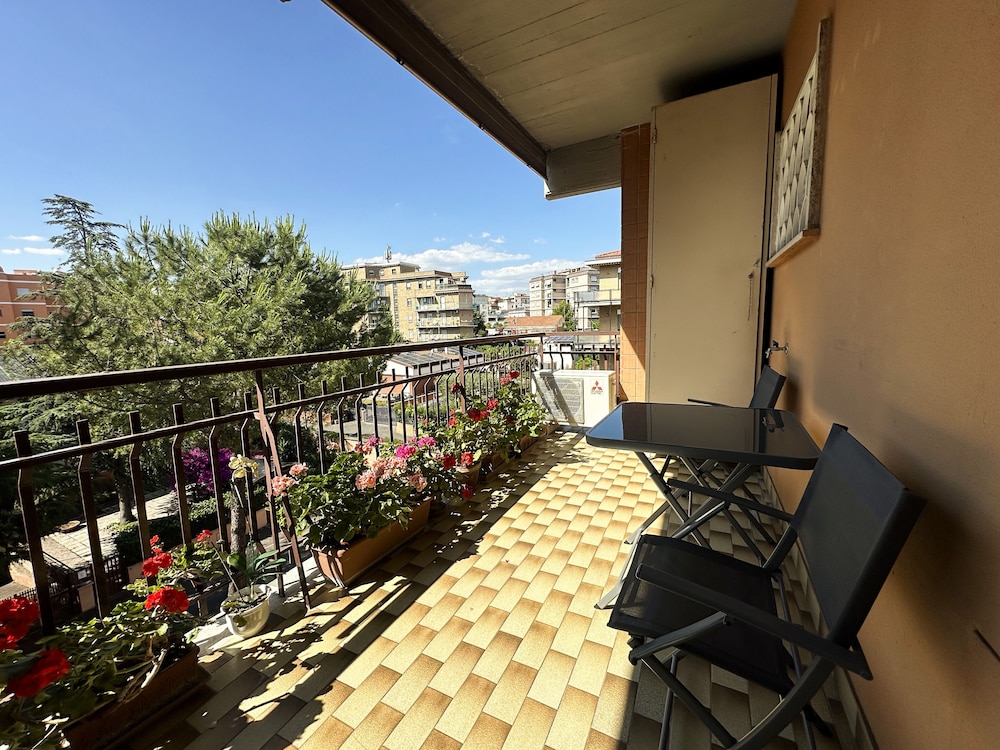 Luminous 2Br Family Apartment In Residential Area