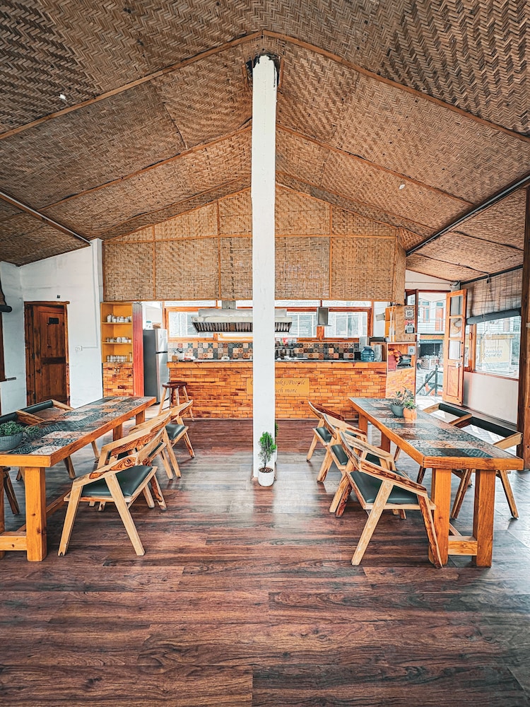 Young Monk Hostel Jibhi