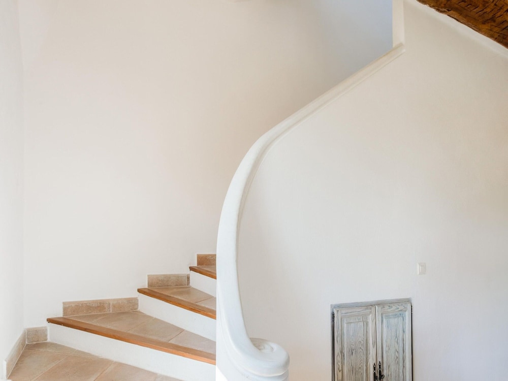 Chateau in Lorgues With Pool & Vineyard Views