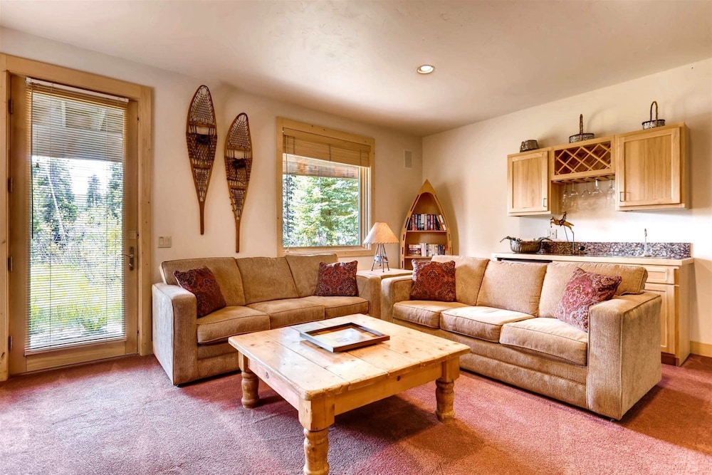 Breck_clifton_lodge