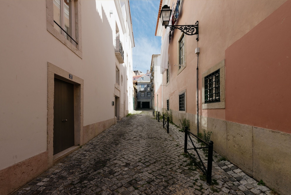 JOIVY Chic studio w/city view in Santa Catarina, 10mins from São Bento Palace