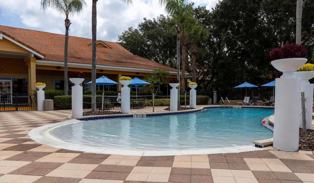 Charming 3BR Retreat Jacuzzi Comfort for 6 view 3