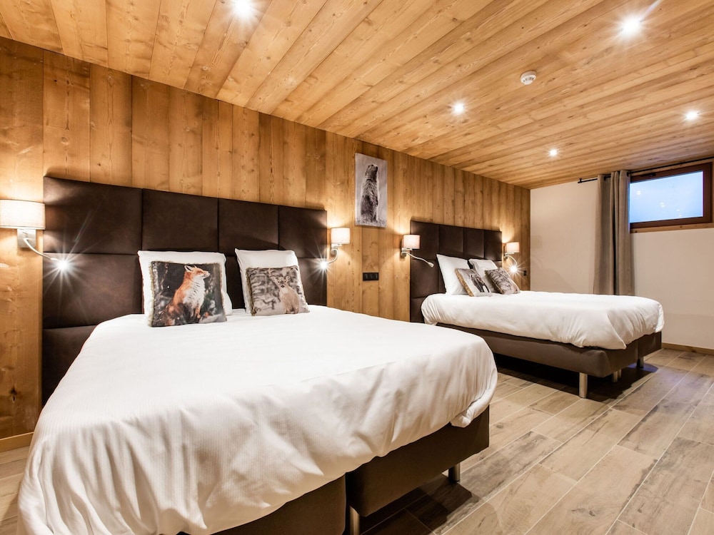 Chalet in Champagny by Ski Slopes