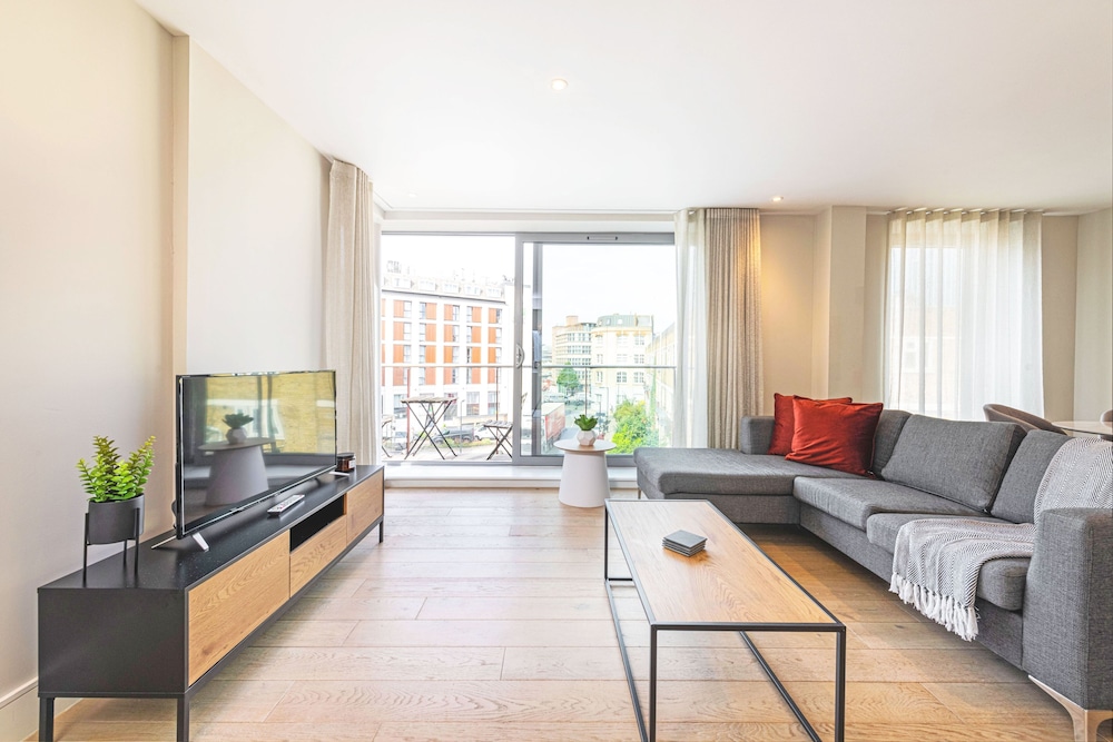 Accomodo London Southbank - Spacious & Elegant Apartments near Big Ben & London Eye