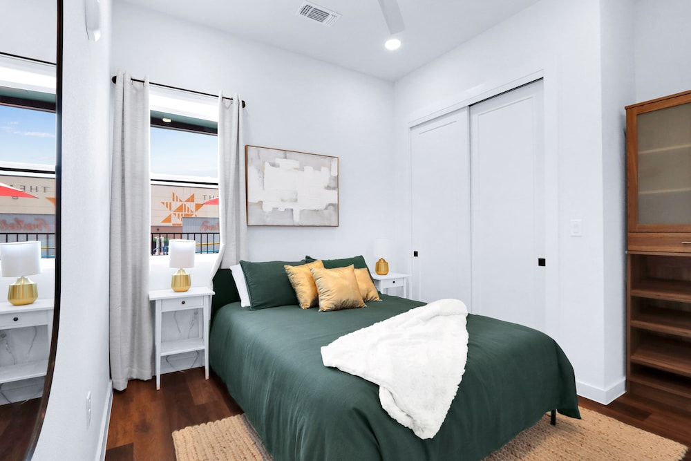 Luxury Resort-style Living Centrally Located