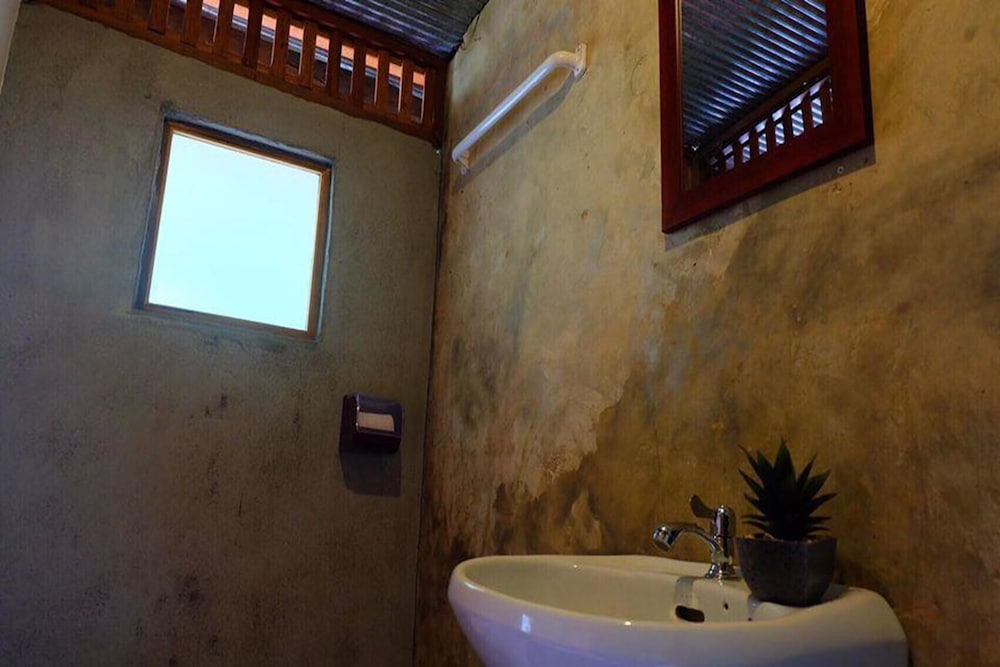 Copa Lanta Guesthouse