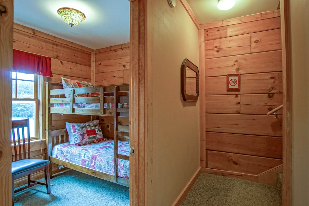 Loggers Run #8: 5 Bedrooms, 3.5 Baths