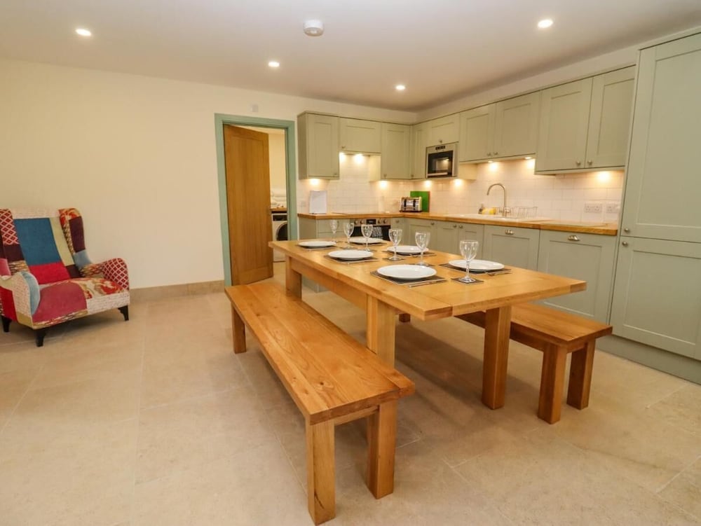 1 Bears Court Little Rissington view 4