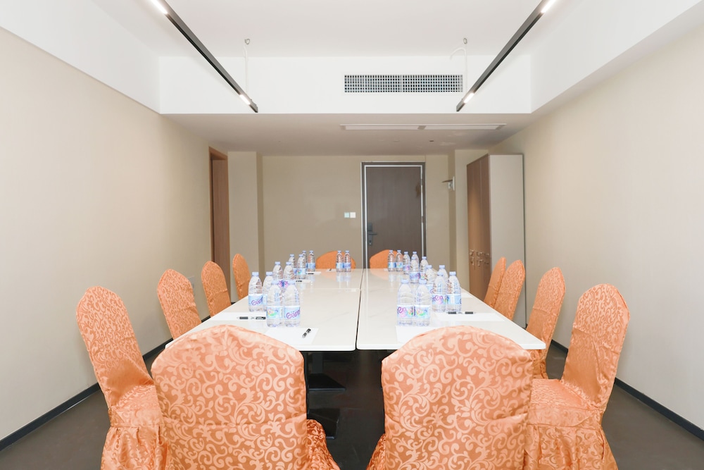 ECHIC Mercure (Guangzhou Baoneng Performing Arts Center Luogang Wanda Plaza)