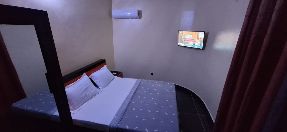 Room-economy Double Bed in Royal Blue Gu